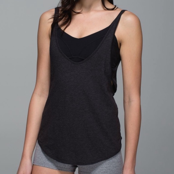 Lululemon Twist & Turn Tank - Picture 2 of 16